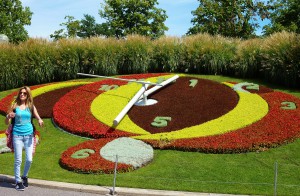 thierry llansades Geneve, L' horloge fleurie (CC BY-NC-ND 2.0)