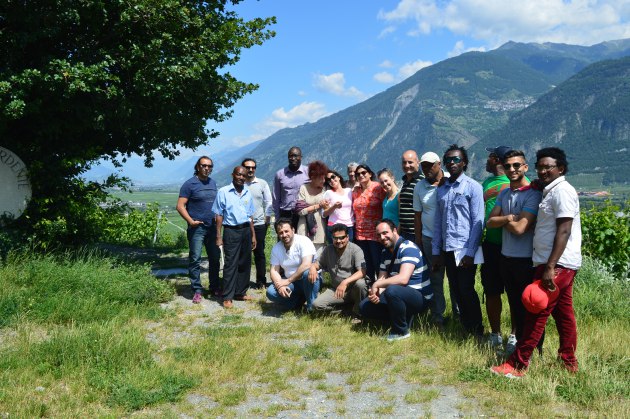 Photo de groupe de la rédaction intercantonale de Voix d’Exils à la Vigne à Farinet. Photo: Voix d’Exils.