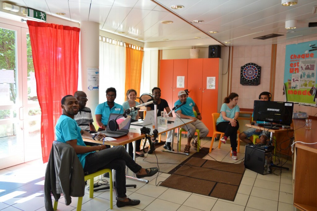 L’équipe de radio Perroquet. Photo: Voix d’Exils